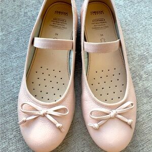 Geox leather ballerina flats for girl in light pink. Size 3
